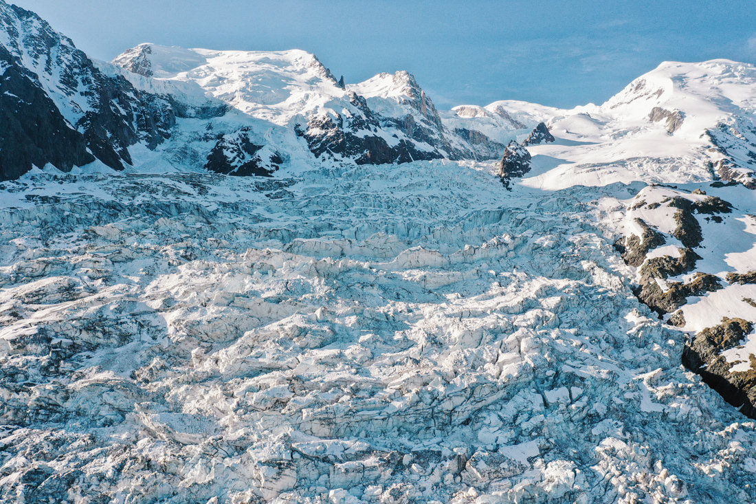 020 mont blanc gletscher drohne luftaufnahme - Reiseblog Europa
