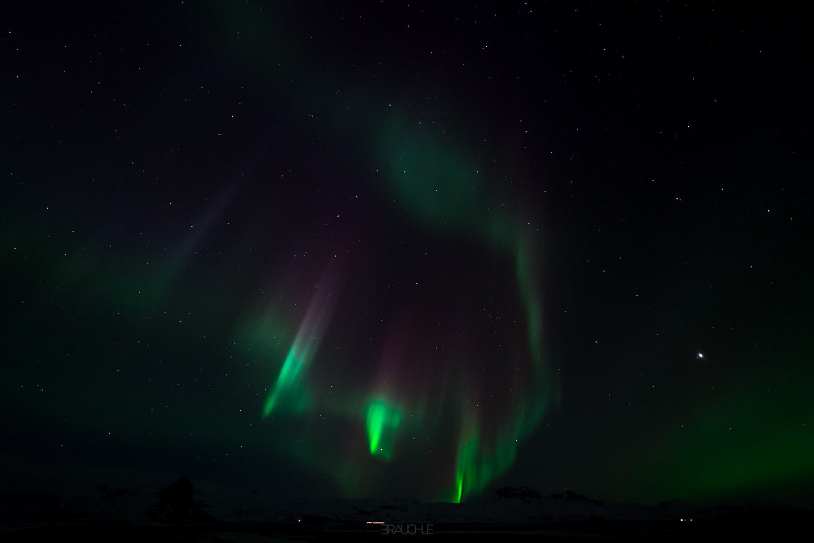 iceland northern lights skogarfoss 0001 - Island - Beeindruckende Polarlichter der Stärke 7